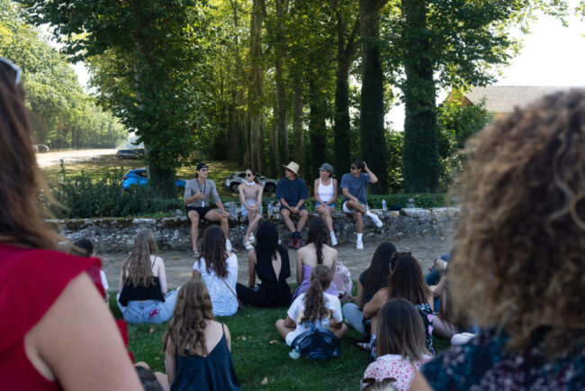 28 Coulisses Les Etoiles au chateau Septembre 2023 Credit Edouard Brane 44 scaled