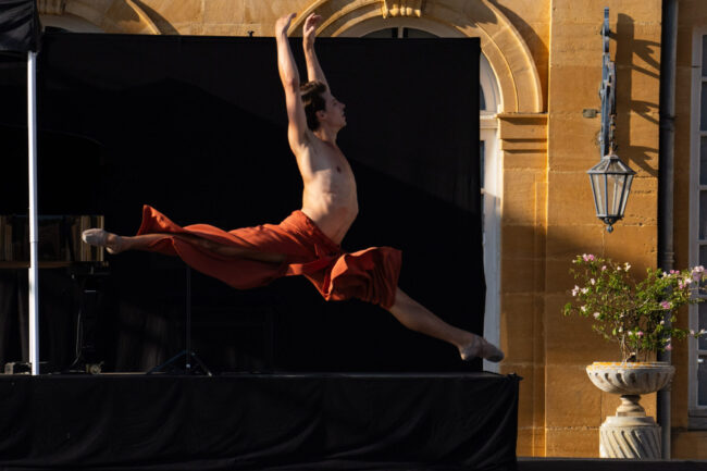 47 Spectacle dimanche Les Etoiles au château Septembre 2023 Crédit Edouard Brane 64