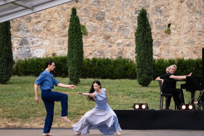 9 Représetantion 9 juin Les Etoiles au Château Domaine de Fabrègues Crédit Edouard Brane 98