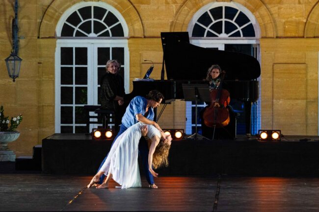 130 Représentation 1 Château de Digoine Crédit Edouard Brane 99