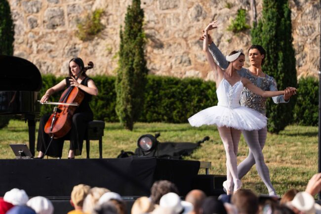 54 Représentation 15 juin Les Etoiles au Château Fabrègues Crédit Edouard Brane 12